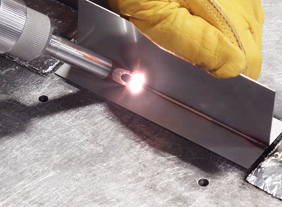LightWELD T-weld on thin sheet metal